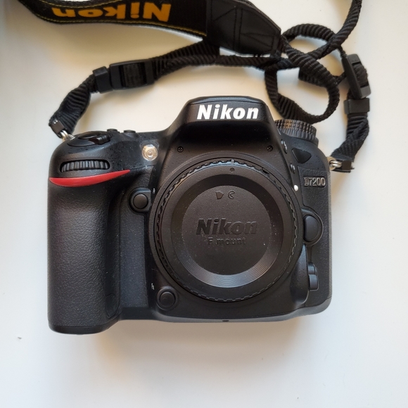 Nikon D7200 Digital Camera - Picture 7 of 10